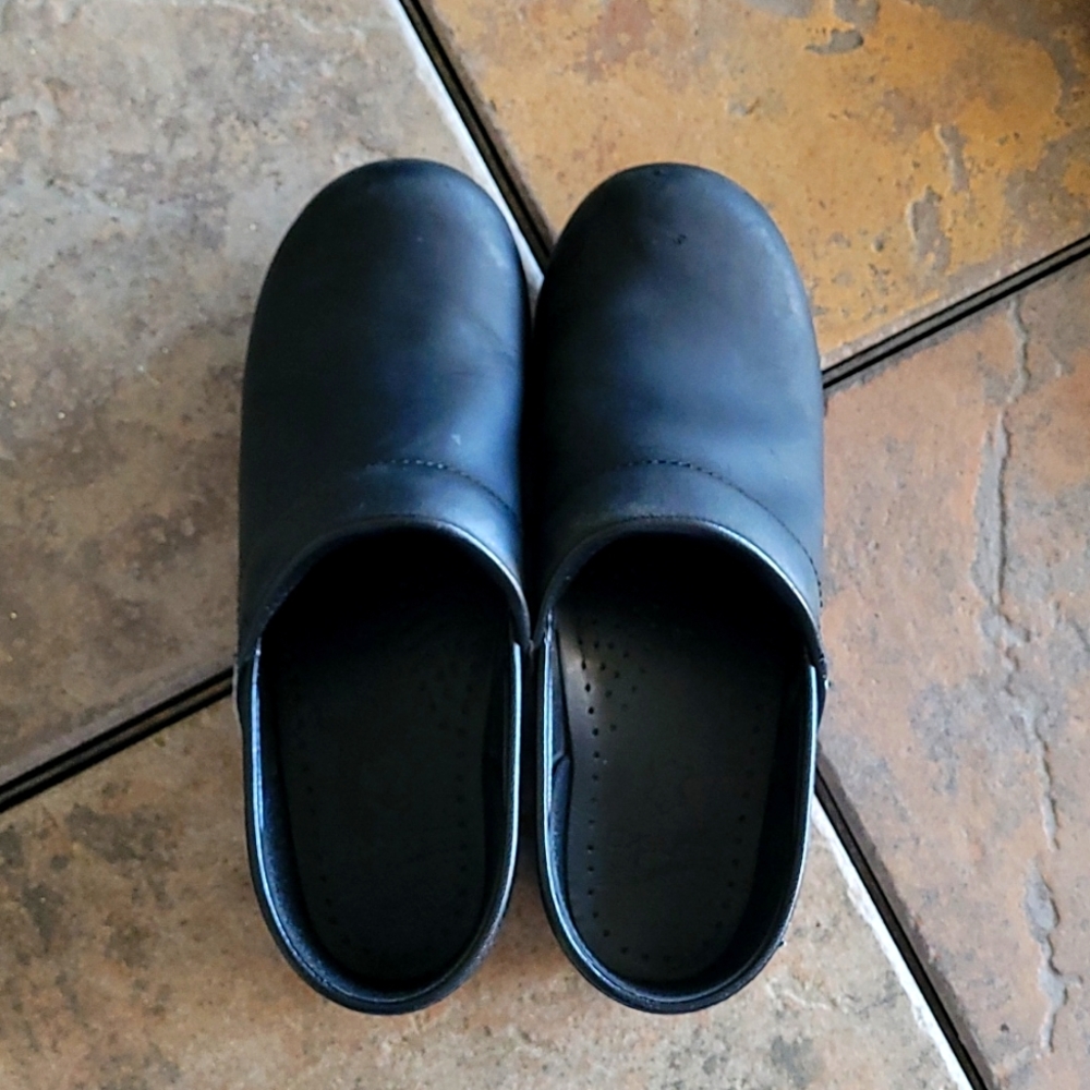Dansko Professional Clog, Black Oiled Genuine Leather, Size EU 38, US 7.…